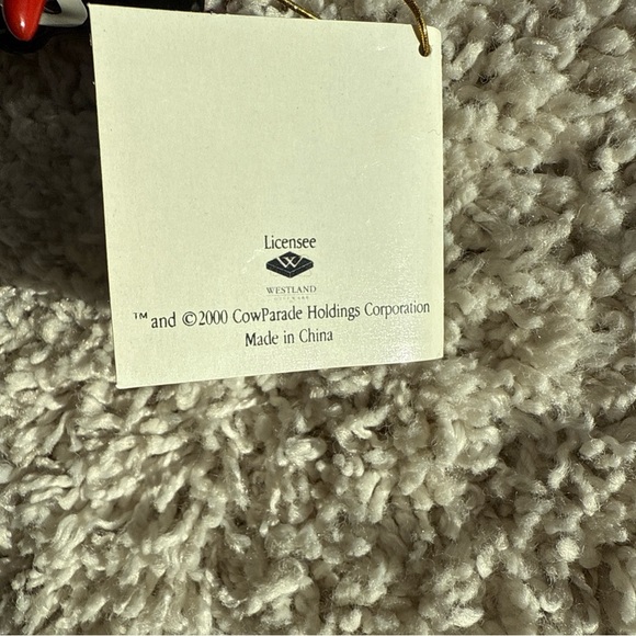 CowParade Hugs & Smooches XO Cow Figurine 2000 - Picture 7 of 7